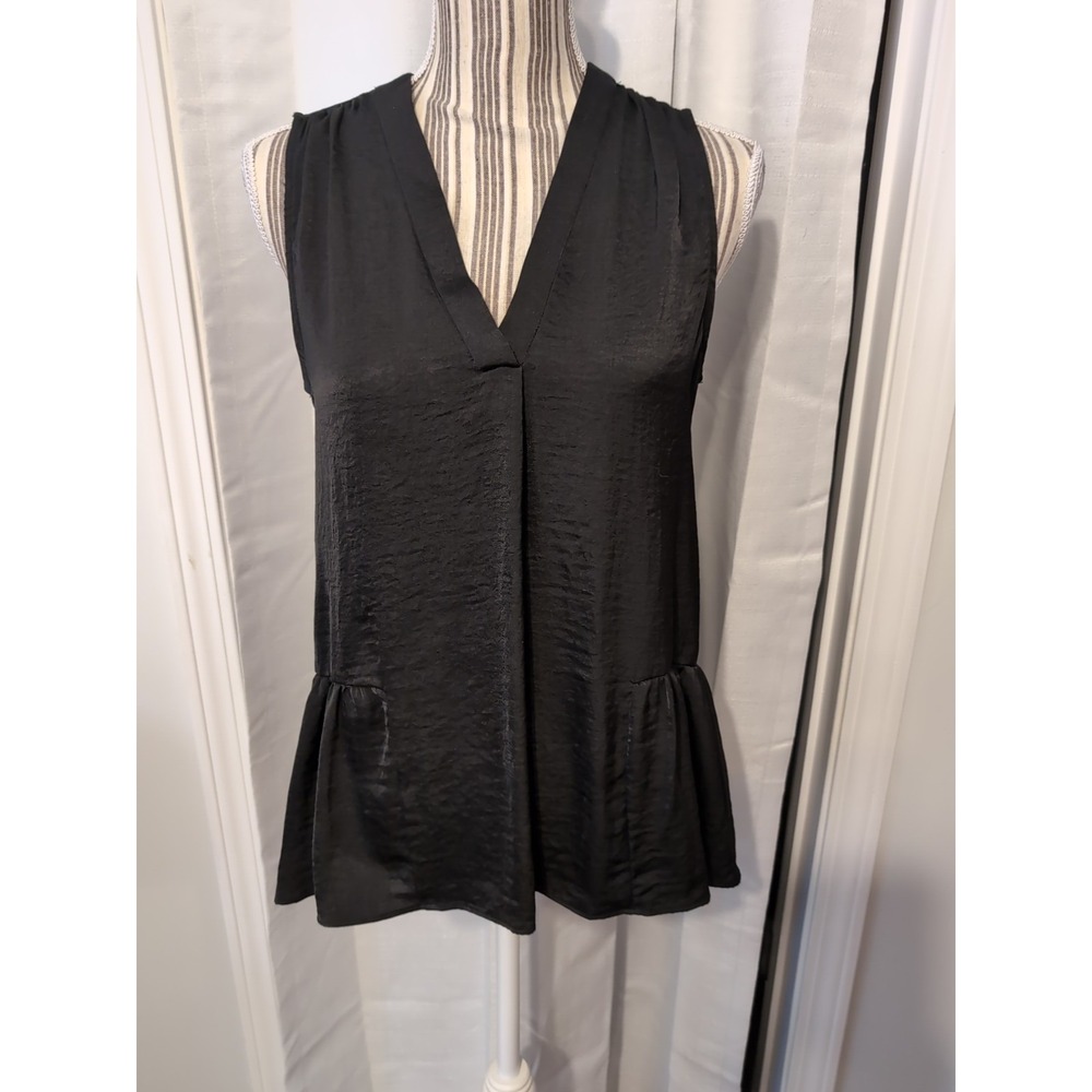 Vince Camuto Black Sleeveless Blouse V-Neck Satin Top NWOT  Small Coquette Work‎